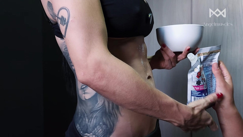 Angelmuscles: スイート・テンプテーション ルームメイトに腹筋のトレーニングをしているところを見つかった