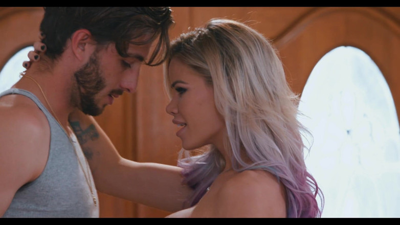 Sweet Sinner: Las esposas calientes 2_scene 2_horny las amas de casa
