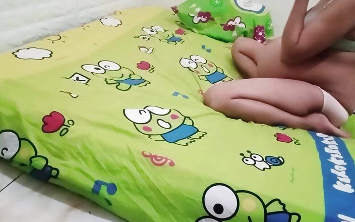 Lian Kulla: Online maseuza după masaj, Mala fute clientul său