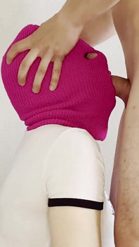 Sexe oral en gorge profonde avec une fille de 18 ans