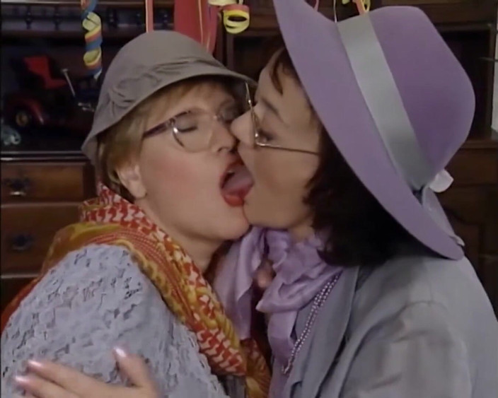 Lesbian Stories: Lesbian gilfs licking pussies in 69 position