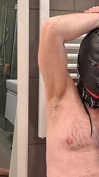 Uomo deviato senza schiavo