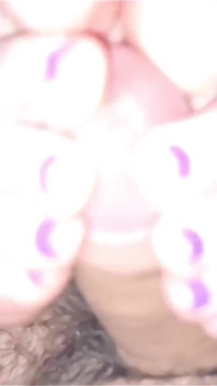 Footjob waktu malam yang menggelegak