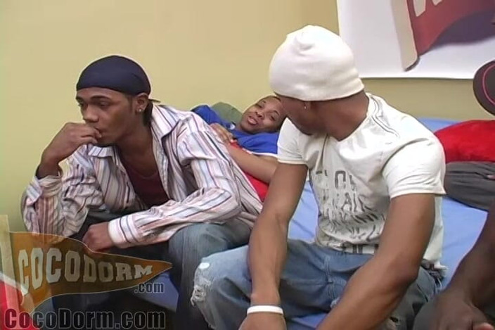 CocoDorm: Breion Diamond, Carmell, Dre, Jakari, Sensai dan Vito
