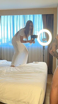 Brenda sexy hermosa tetona asiática milf le gusta follar y ser follada por una gran polla