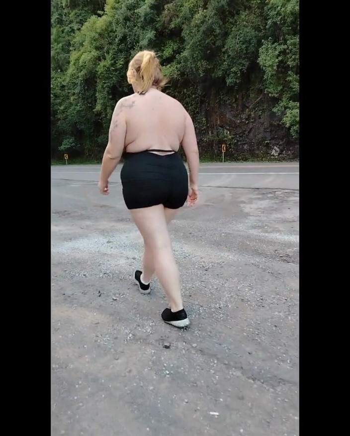 Priscila: Levei Minha Madrasta Fogosa Para Caminhar Na Rodovia, E Ela...