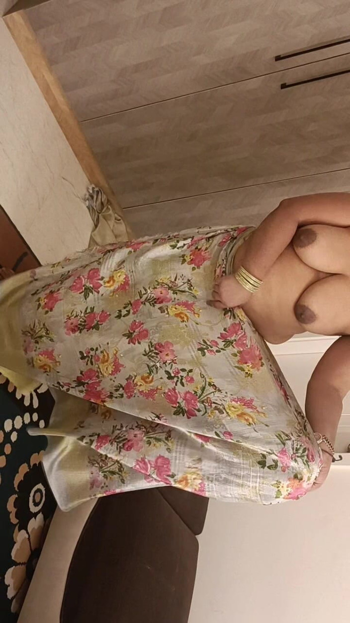 Spandana_Sweety: Телугу модель Спандана трахается с пасынок