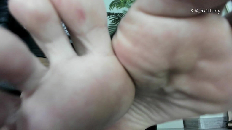 Feet lady: Air Footjob
