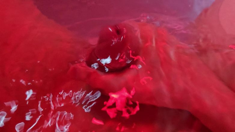 Velvet Akage: Stříkání pod vodou