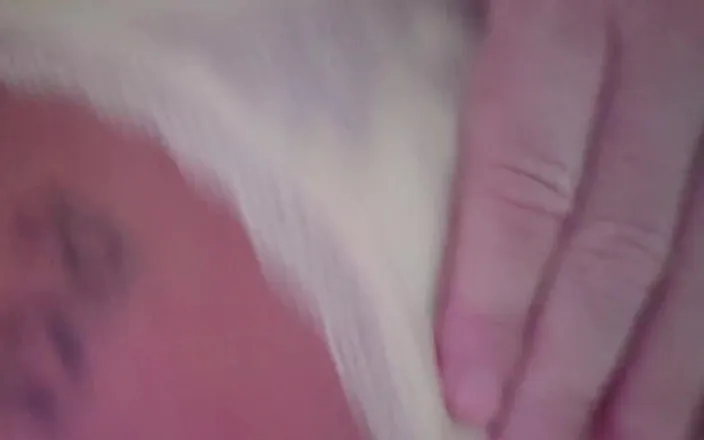 Natalie K: Bouncing my tits, flashing my ass and rubbing my pussy,...