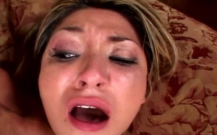 Vintage Life: Puttana pornostar sporca si gode il cazzo nel culo
