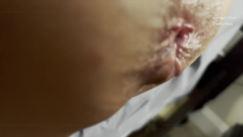 InternalDrive: MILFka dělá bankomat a dostane vylízanou anální creampie