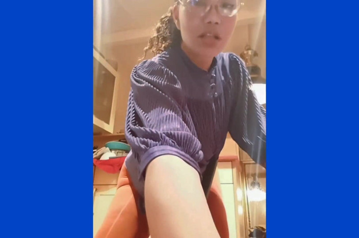 Sarah Fonteyna: Sarah Fonteyna used the vacuum cleaner again. Creamy Tsunami