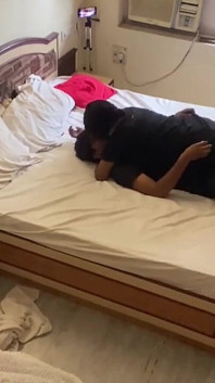 Il fidanzato e la fidanzata fanno sesso duro - deshi video