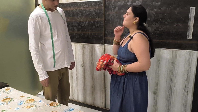Desi chudai hub: Puja Bhabhi Fuck with Tailor for Stitching a Dress Free...