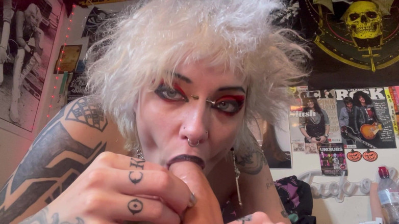Glitterqueen1999: ชายตัวเล็กซ่อนตัวใน Glitterqueen1999 S ปากขณะที่เธอดูดควยแฟนหนุ่ม Giantess Giantess เครื่องรางหดตัว