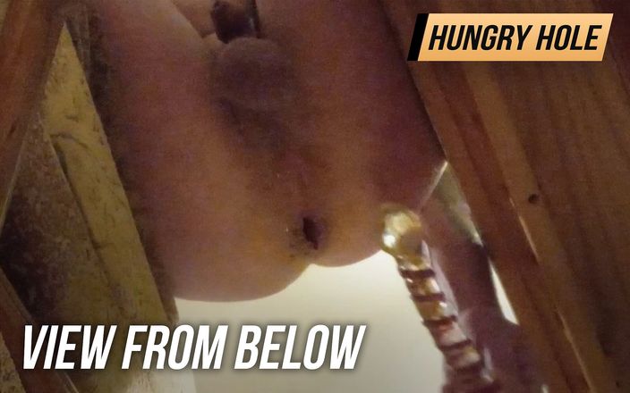 Hungry hole: नीचे से देखें.