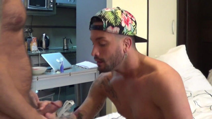 HARD FUCKER FROM MADRID: Andrea futută de vedeta porno a tatălui Martin Mazza