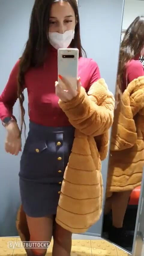 SweetButtocks: Sexual Fun in the Fitting Room of the Store