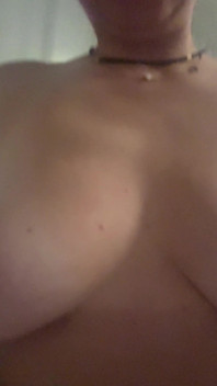 Mein großer Hintern ist nicht der ganze Bildschirm! Ich liebe tiefen Anal! Und laut stöhnen