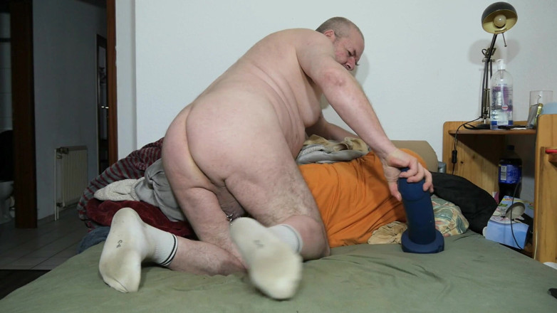 Qualzucht: Sali Sul Dildo!