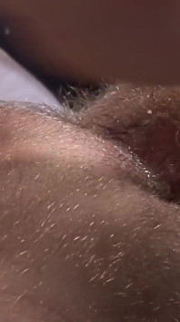 Video esclusivo senza preservativo: ragazzi caldi condividono lo sperma dopo una grande sborrata