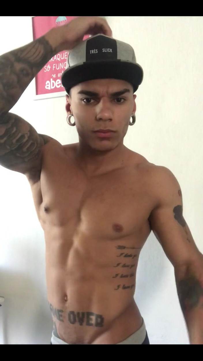 Exxtevao: Gay Over Musculs