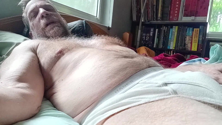 Hairyartist: En titt i mina tighta vita