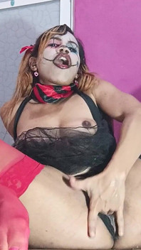 Clow Sexy Baby Girl Nd Horny Ride Dildo Very Deep Nd Squirt Drink All 4u Dadd