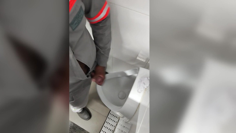 TheBlacKHunterr: Avant de rentrer chez vous, un quickie dans les vestiaires