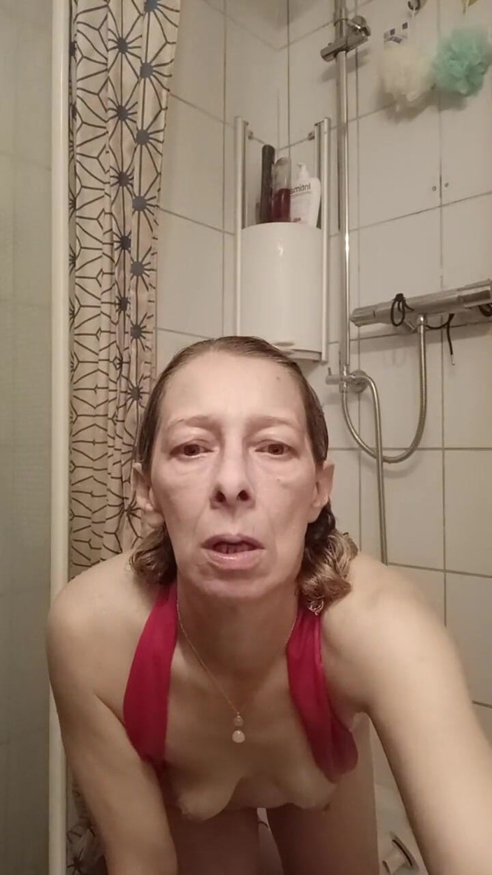 XhellllehX: Prysznic solo