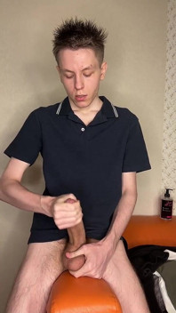Odpoutáno velké péro z 18. let