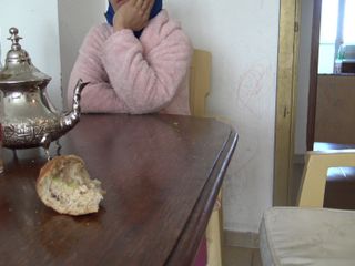 Souzan Halabi: Tunuslu Arap Arap kız