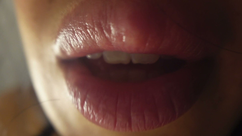 Asmr_mouth: Vaše sexy přítelkyně tě líže v posteli