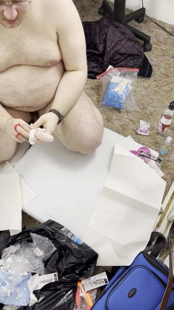 Chubbybidude: Molliger typ versucht, dildo zu reiten