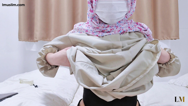 LittleMuslim: POV: La Tua Timida Cotta Hijabi Ti Chiede Di Registrarla...