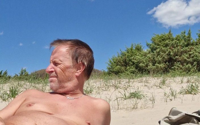 Gigi and David: Seks gösterisi stripchat, çıplaklar plajı, transeksüel ve adam, gigi ve dave 17-05-2025,...