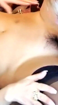 Două episoade perverse cu femei sexy excitate întotdeauna gata să fie futute ca curvele vol 2