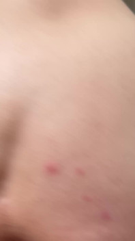 Chlupatá kundička kamarádovy manželky dvojitá penetrace a naplněná mrdkou
