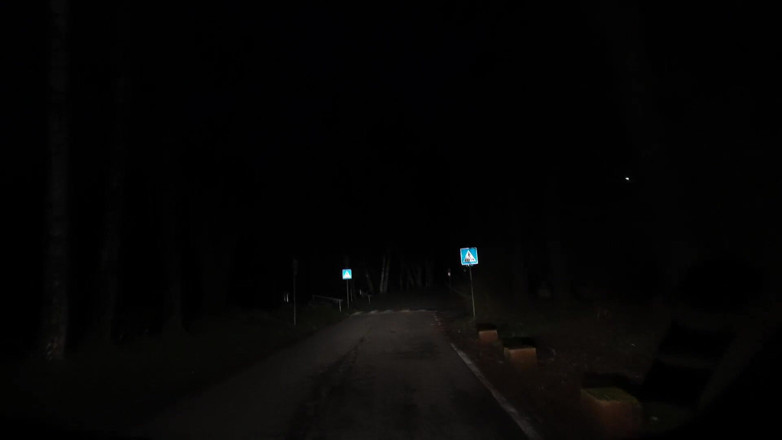 Melina May: BBC 's Nachts in De Bus Op De Parkeerplaats
