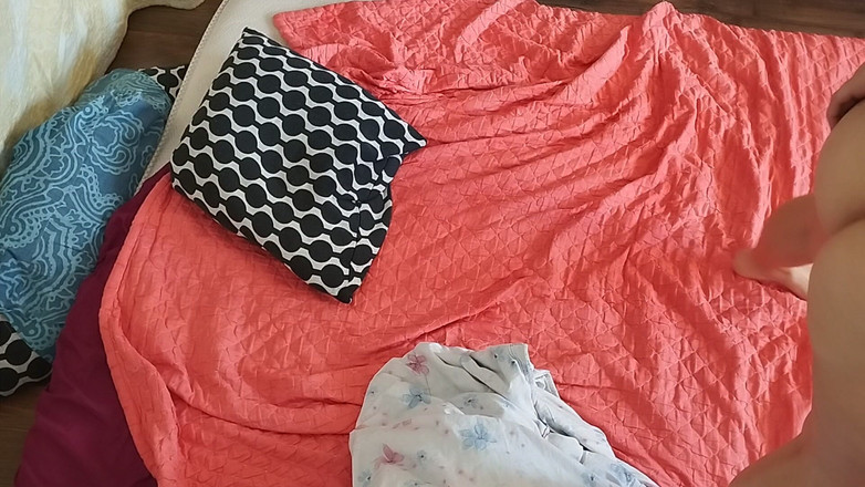 Amateur_MS: Pasangan amatir lagi asik ngocok kontol