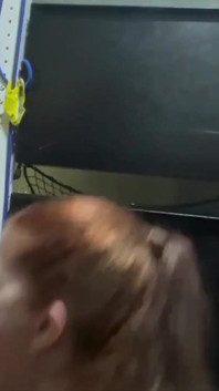 Podvádějící děvka manželka dostane dobré šukání dozadu v pracovní dodávce - sexy manželka Trix