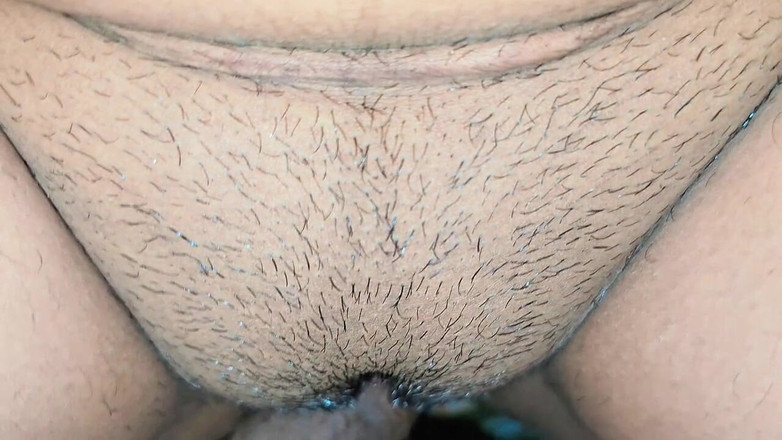 Faryal: Ngentot memek sempitku dong, tapi jangan crot di dalam memek...