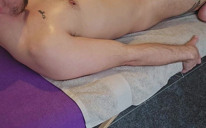 gaynaughtywelsh: Sexy mesaage mého nevlastního otce bez sedla