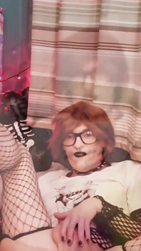 Sissy Goth Amy Jerking and Playing with Pussy