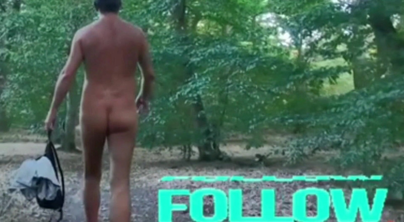 MaleModel: Plimbare publică în pielea goală