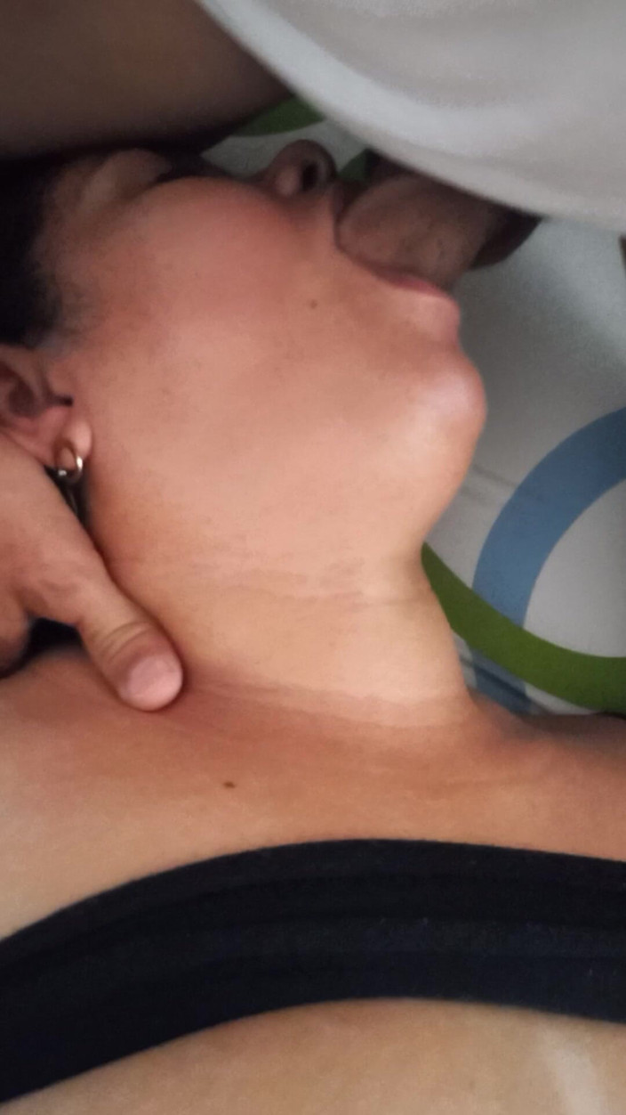 Valkyrie and Luigy Couple: Heerlijke pijpbeurt van mijn vriendin die van zuigen houdt