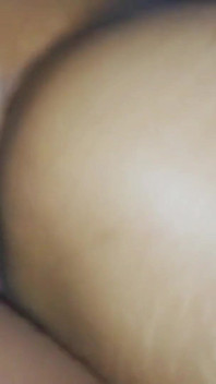A meia-irmã de Bodime me disse para foder lentamente no sexo anal