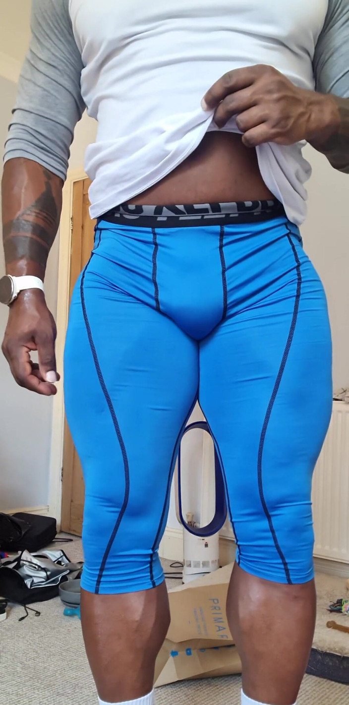 Amadeus: O dia das pernas significa pernas muito apertadas.