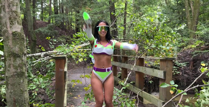 Miss Lexa: Buzz Lighter yang angin seksi